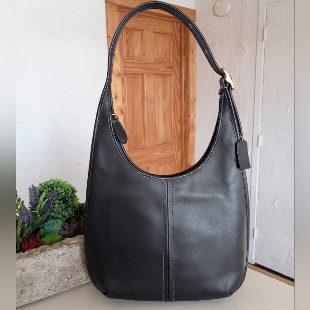 Coach: The Coach Originals Large, Ergo Shoulder Bag 33, Black - Picture 3 of 16
